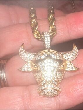 14k Bull Head Pendant Necklace pure gold 20.6 grams 4mm wide 26”length.